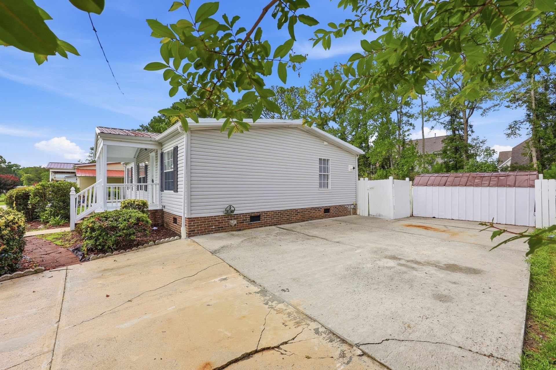 3265 Lyndon Dr. Photo 7