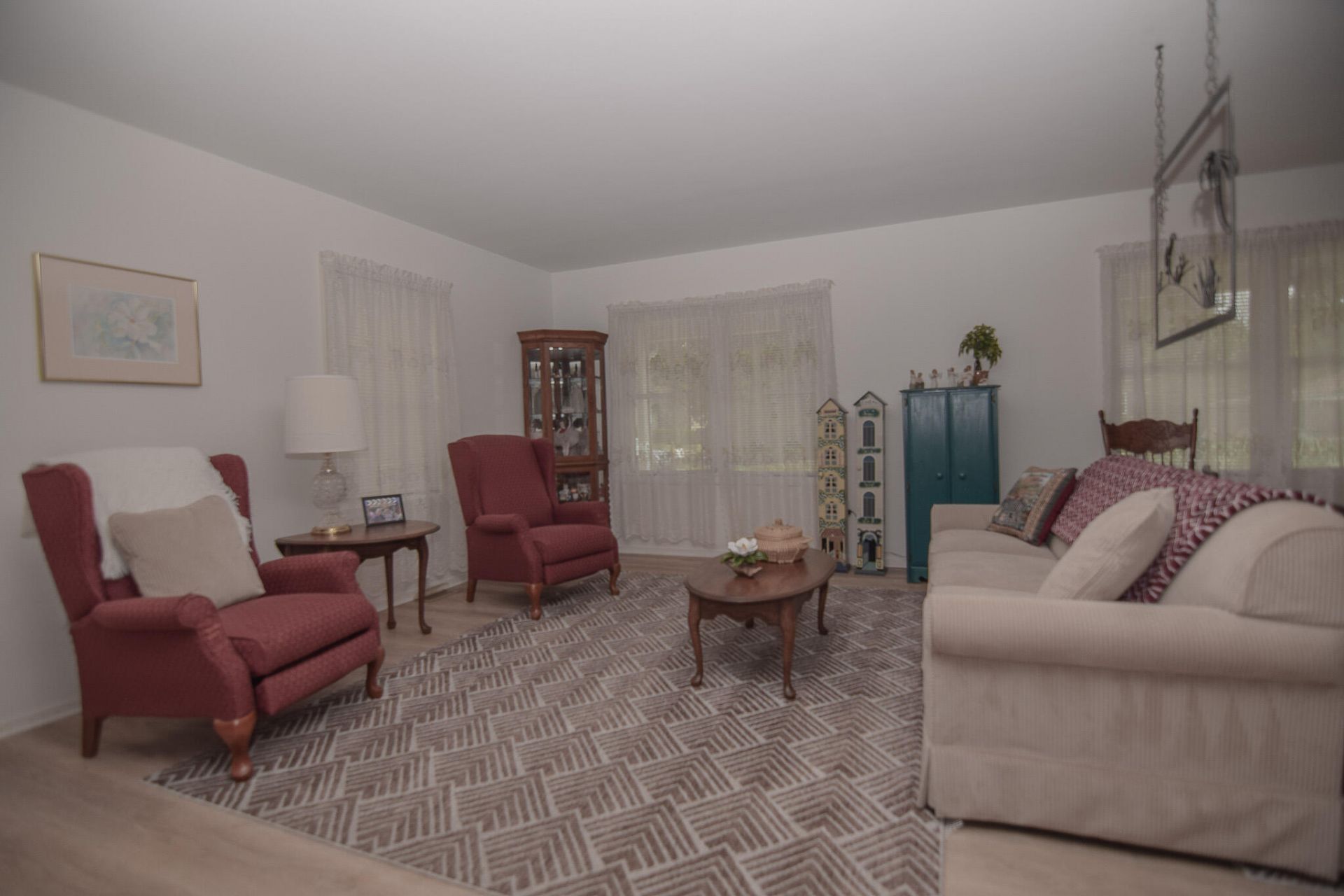 4735 Ivydale Drive Photo 5