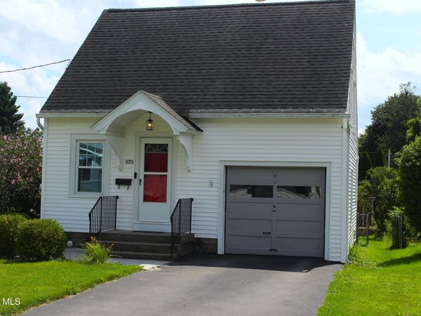 525 Orlinda Avenue, Schenectady, NY 12302