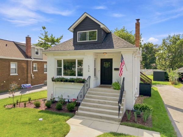536 S Wisconsin Avenue, Villa Park, IL 60181