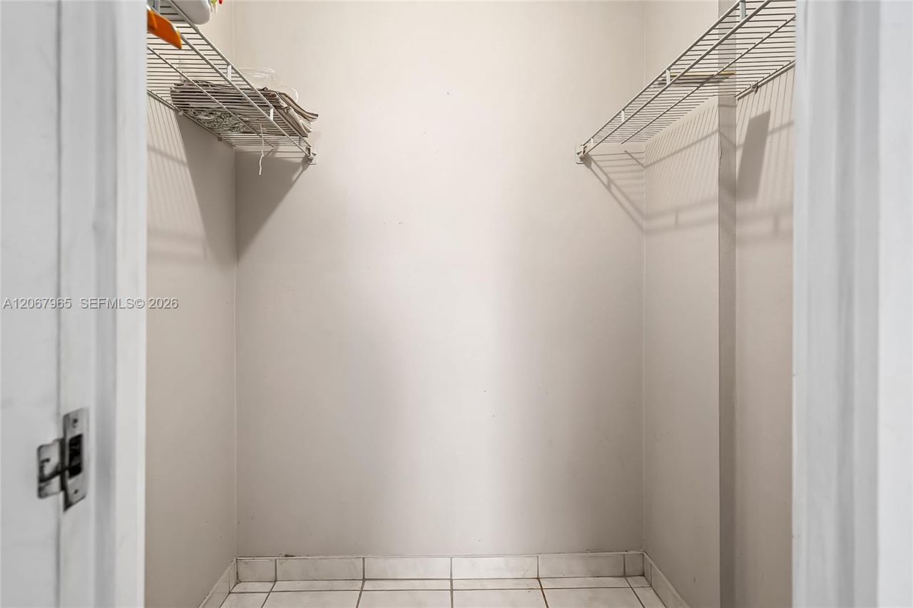 210 172nd St , Unit 533, Sunny Isles Beach, FL 33160 Photo