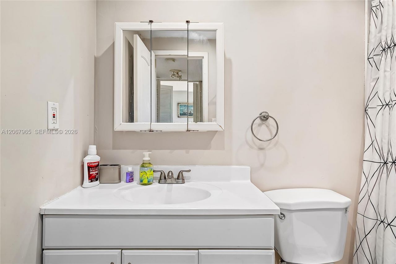 210 172nd St , Unit 533, Sunny Isles Beach, FL 33160 Photo