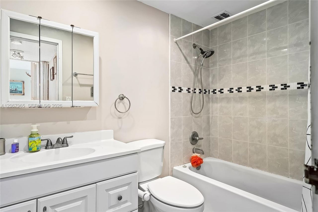 210 172nd St , Unit 533, Sunny Isles Beach, FL 33160 Photo