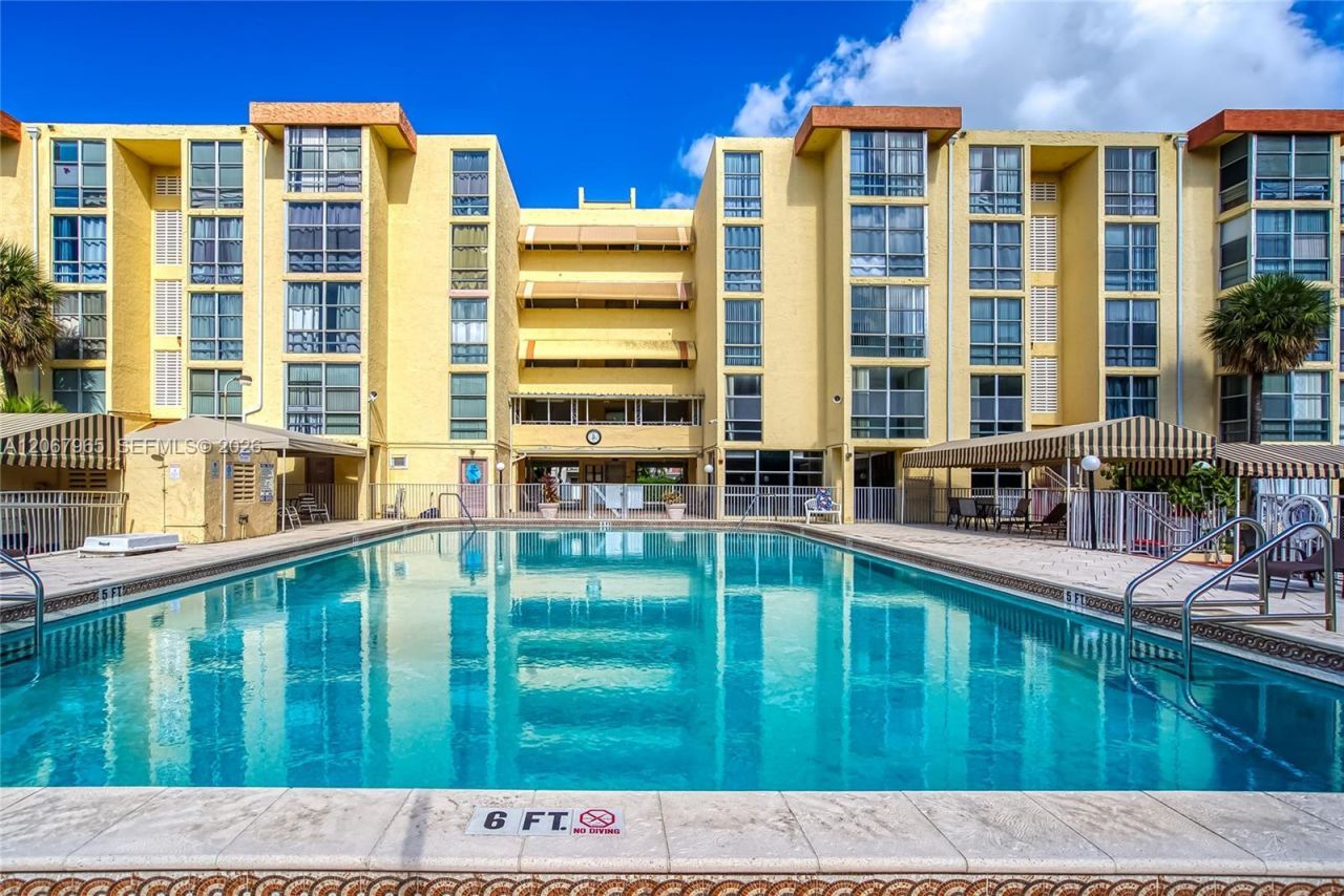 210 172nd St , Unit 533, Sunny Isles Beach, FL 33160 Photo