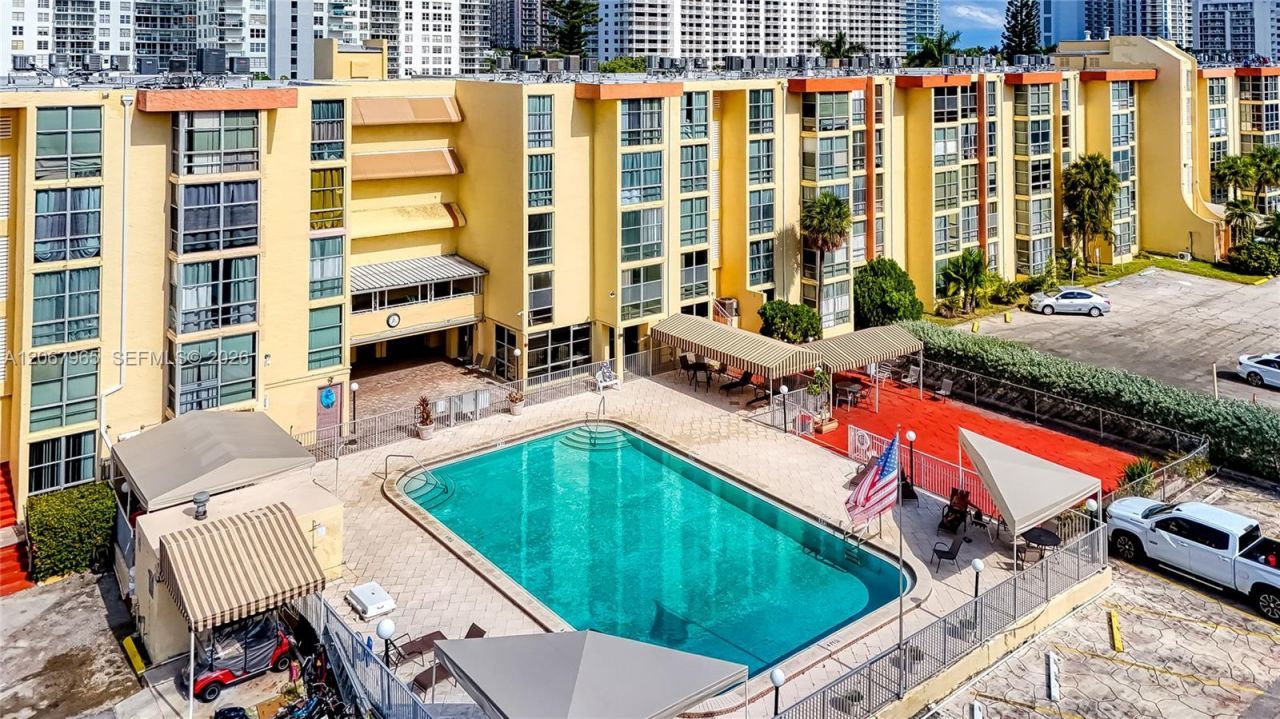 210 172nd St , Unit 533, Sunny Isles Beach, FL 33160 Photo