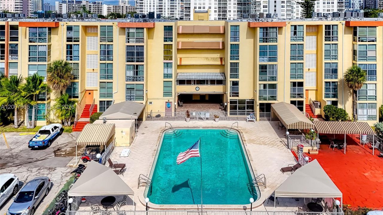 210 172nd St , Unit 533, Sunny Isles Beach, FL 33160 Photo