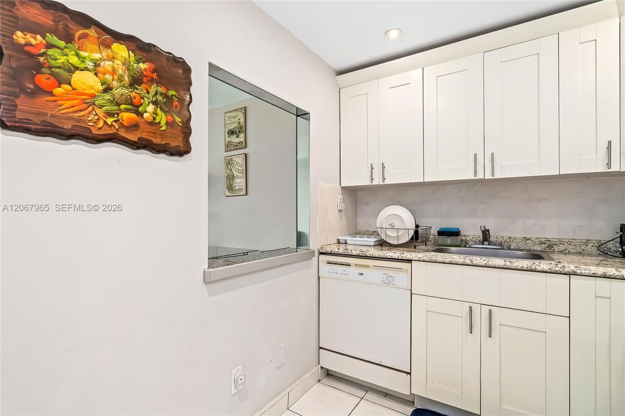 210 172nd St , Unit 533, Sunny Isles Beach, FL 33160 Photo