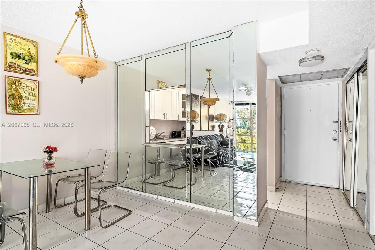 210 172nd St , Unit 533, Sunny Isles Beach, FL 33160 Photo