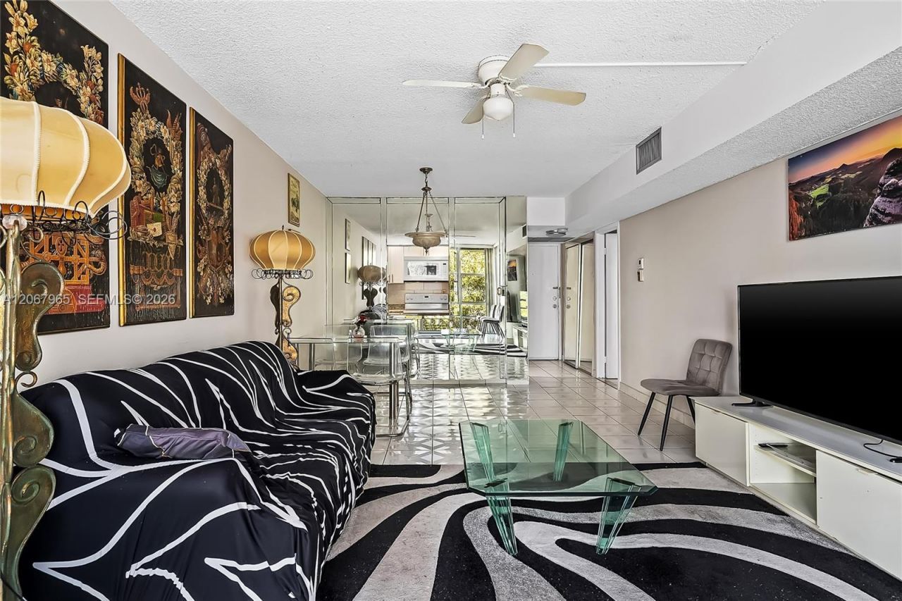 210 172nd St , Unit 533, Sunny Isles Beach, FL 33160 Photo