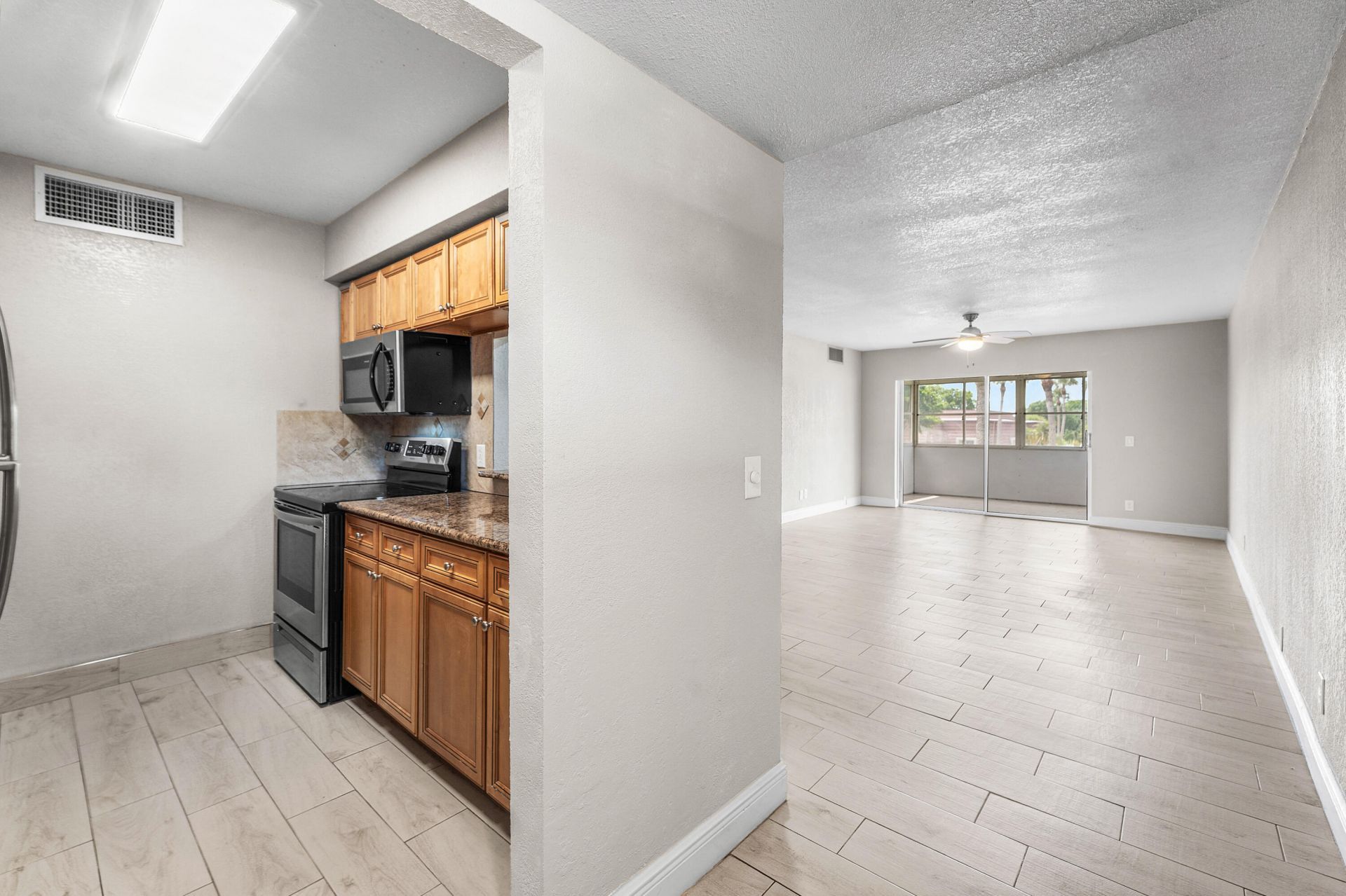 12005 Poinciana Boulevard, Unit 209, Royal Palm Beach, FL 33411 Photo
