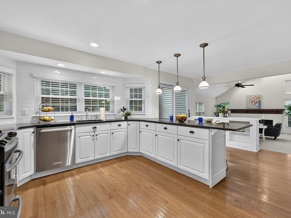 18 BURNHAM LANE, VOORHEES, NJ 08043