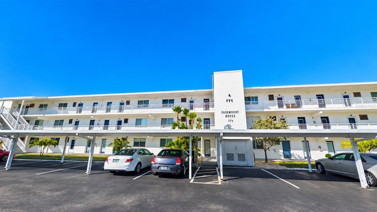 771 John Ringling Boulevard, Unit 32FAIR, Sarasota, FL 34236 Main Photo