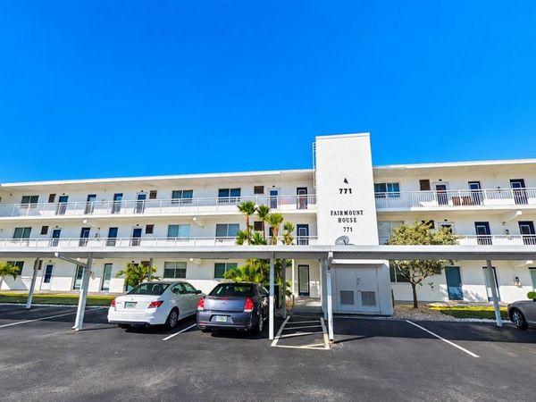 771 JOHN RINGLING BOULEVARD, Unit 32FAIR, SARASOTA, FL 34236