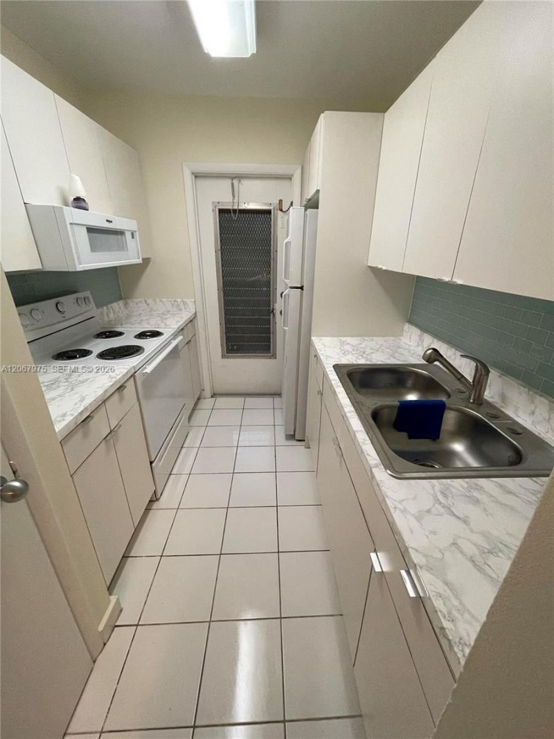 1450 Atlantic Shores Blvd , Unit 109, Hallandale Beach, FL 33009 Photo