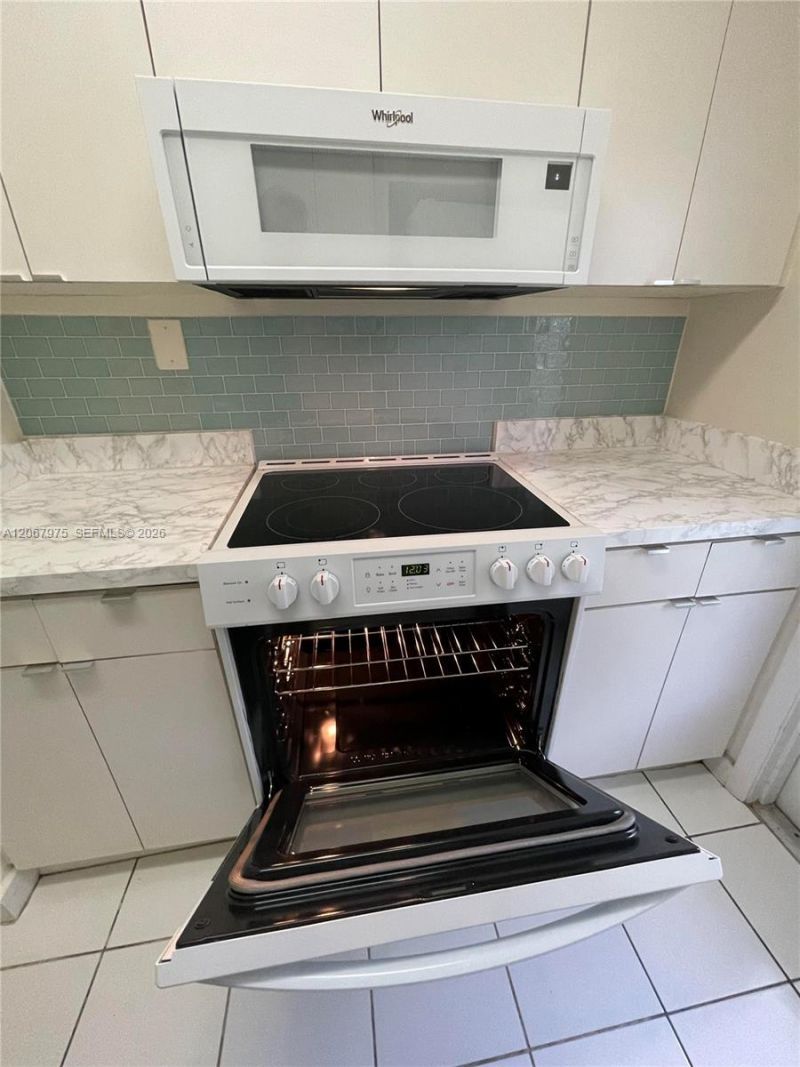 1450 Atlantic Shores Blvd , Unit 109, Hallandale Beach, FL 33009 Photo