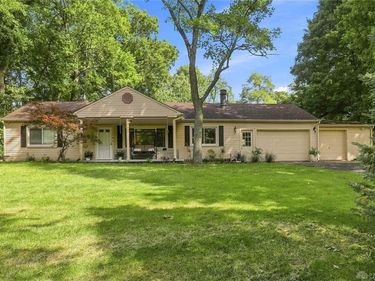 29 W Blossom Hill Road, West Carrollton, OH 45449