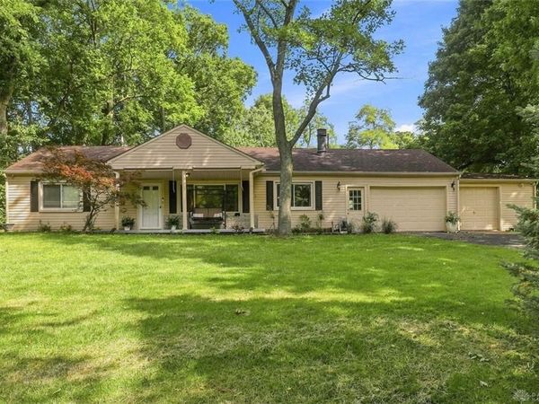 29 W Blossom Hill Road, West Carrollton, OH 45449