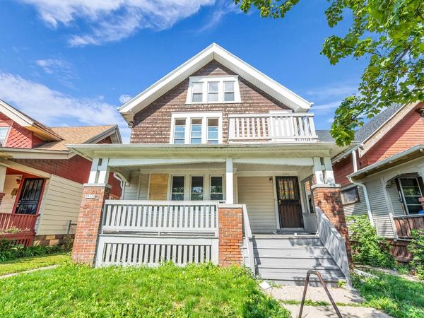 3017 N 28th STREET, Milwaukee, WI 53210
