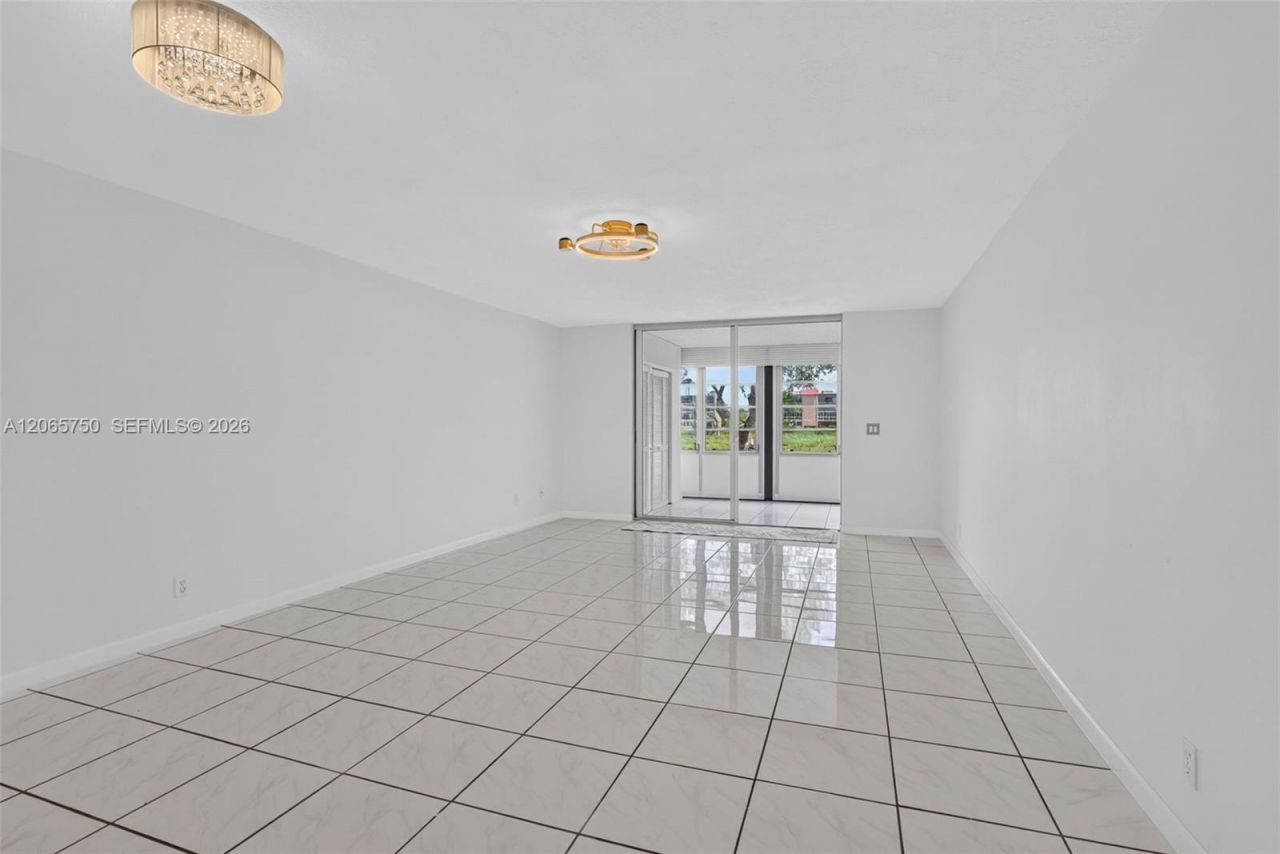 7301 NW 1st St , Unit 106, Margate, FL 33063 Photo