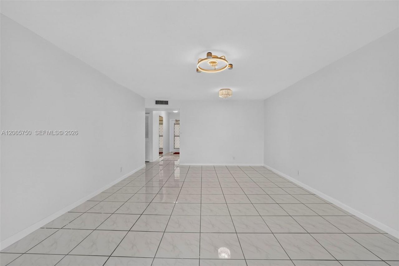 7301 NW 1st St , Unit 106, Margate, FL 33063 Photo