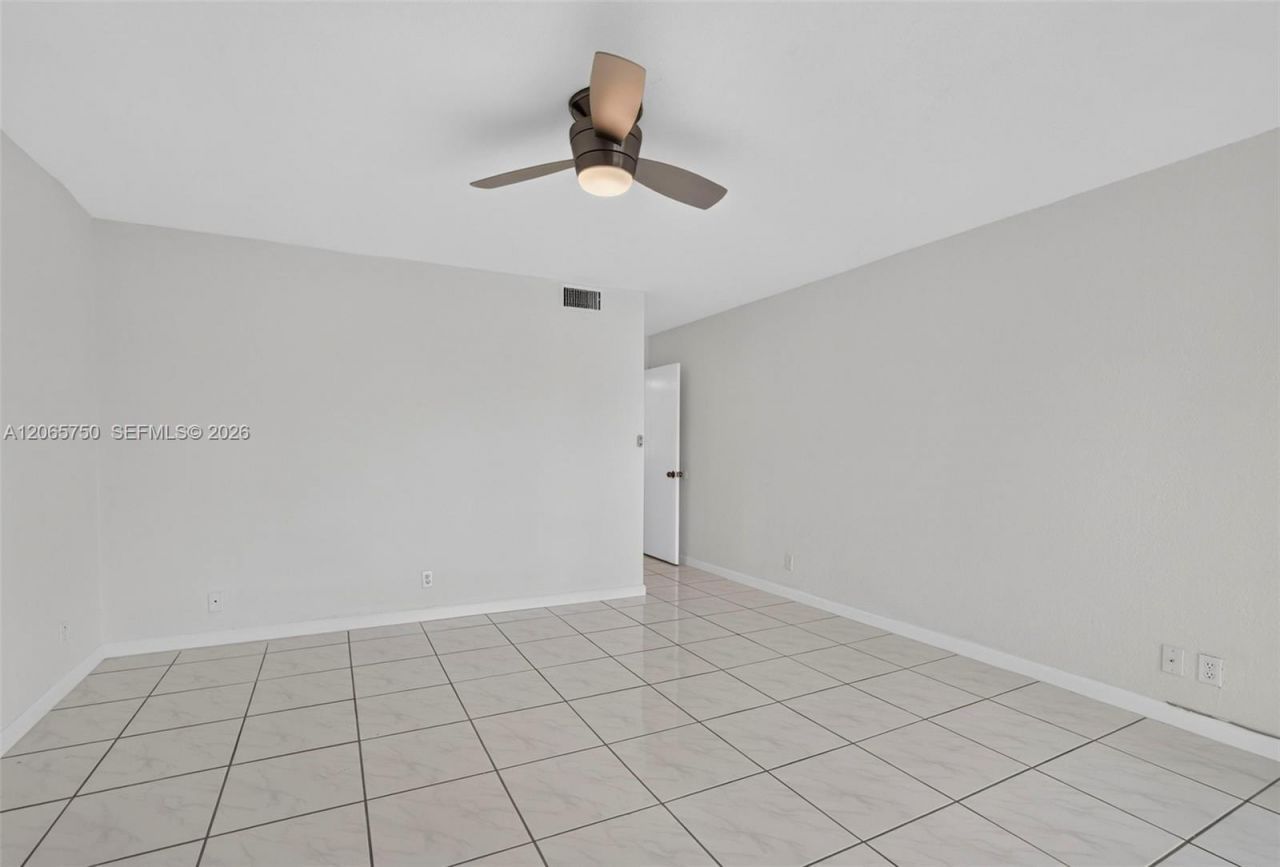 7301 NW 1st St , Unit 106, Margate, FL 33063 Photo