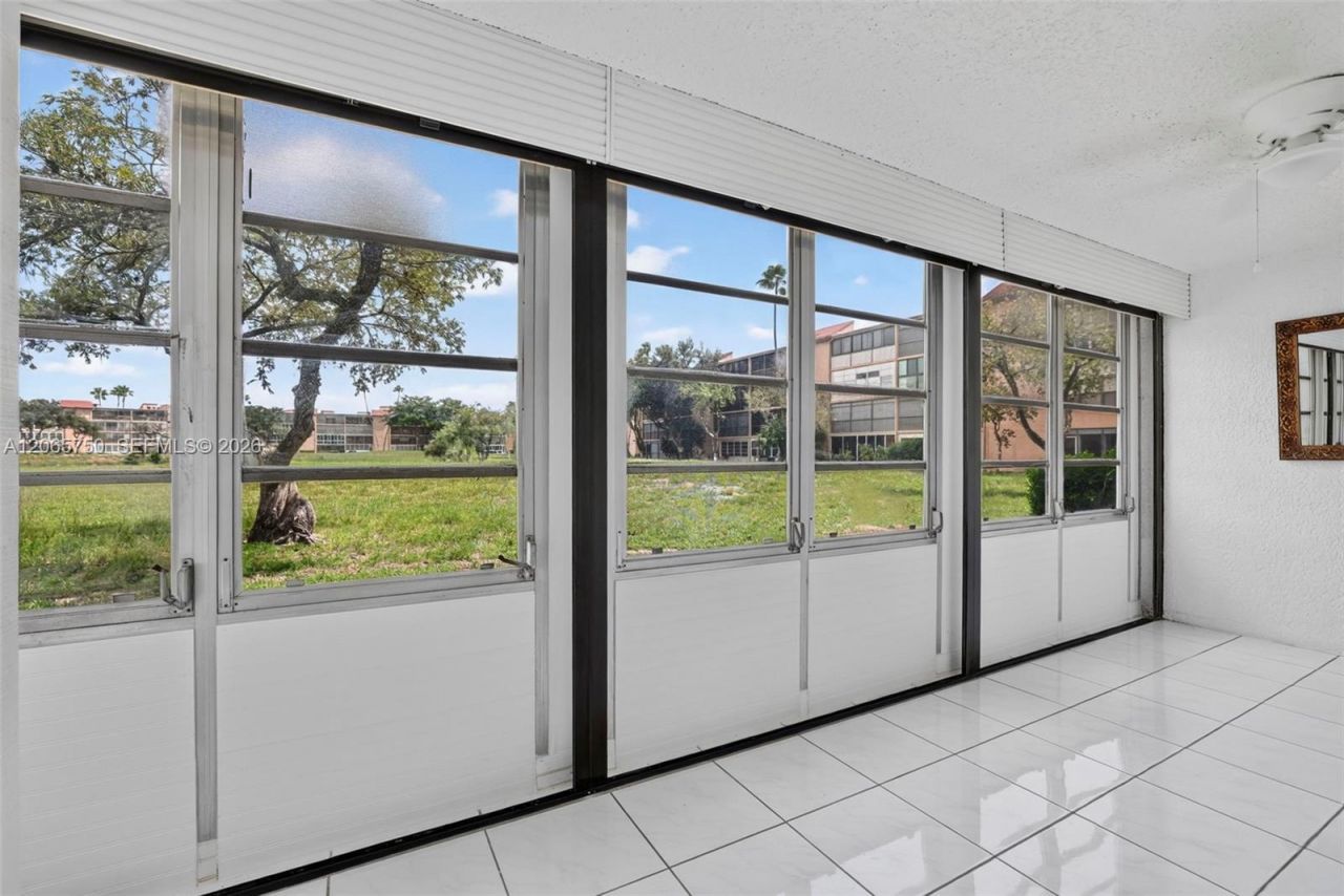 7301 NW 1st St , Unit 106, Margate, FL 33063 Photo