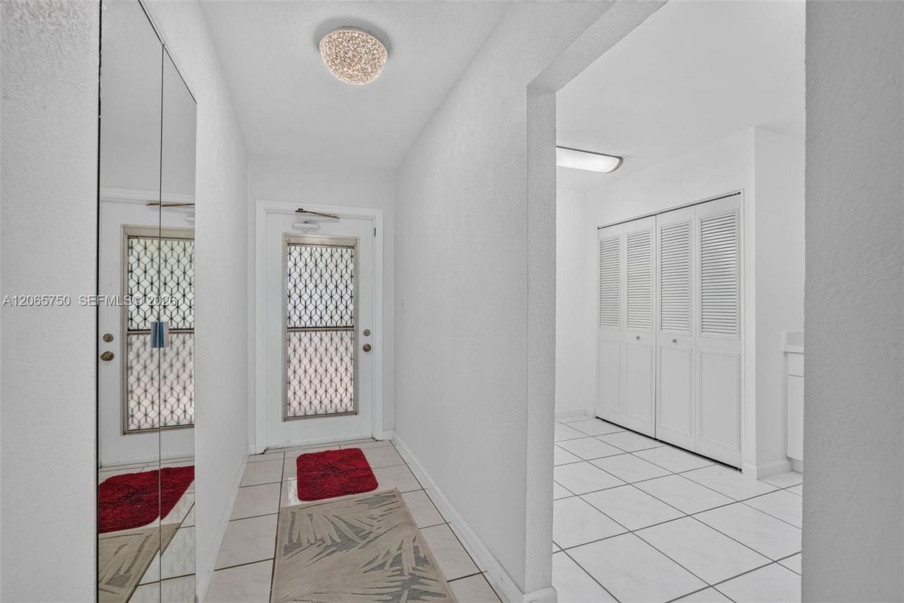 7301 NW 1st St , Unit 106, Margate, FL 33063 Photo