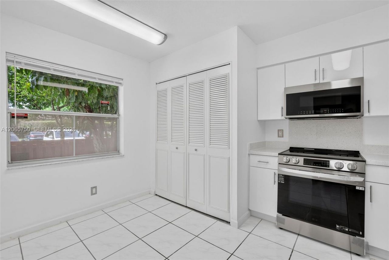 7301 NW 1st St , Unit 106, Margate, FL 33063 Photo