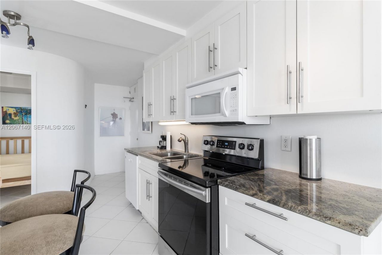 401 Ocean Dr , Unit 316, Miami Beach, FL 33139 Photo
