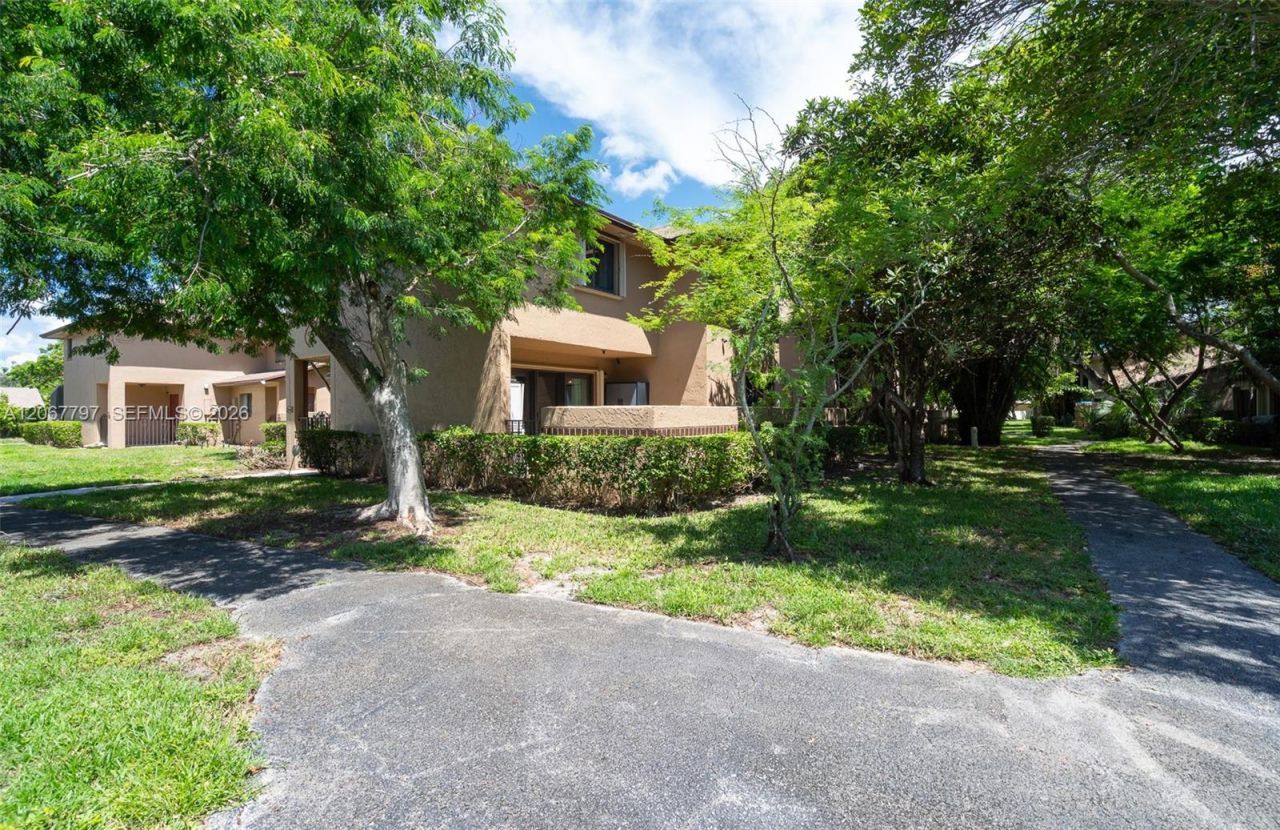 2214 NW 39th Ave , Coconut Creek, FL 33066 Photo
