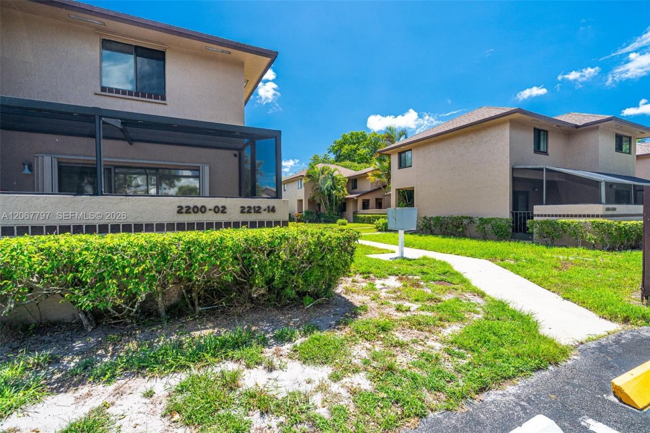 2214 NW 39th Ave , Coconut Creek, FL 33066 Photo