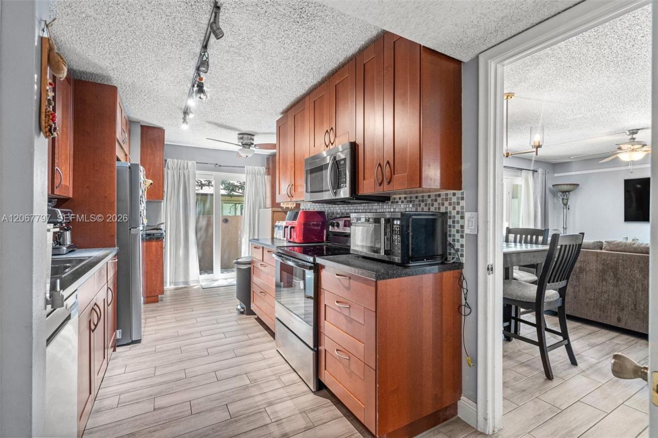 2214 NW 39th Ave , Coconut Creek, FL 33066 Photo