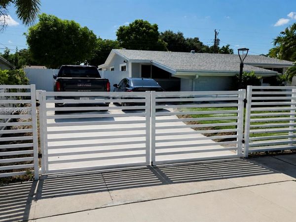 620 N 65th Ave , Hollywood, FL 33024