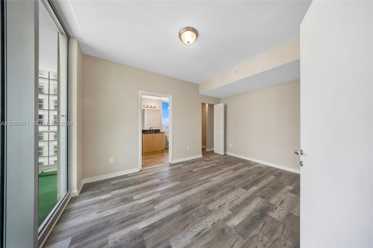 300 S Biscayne Blvd , Unit T-2911, Miami, FL 33131 Photo