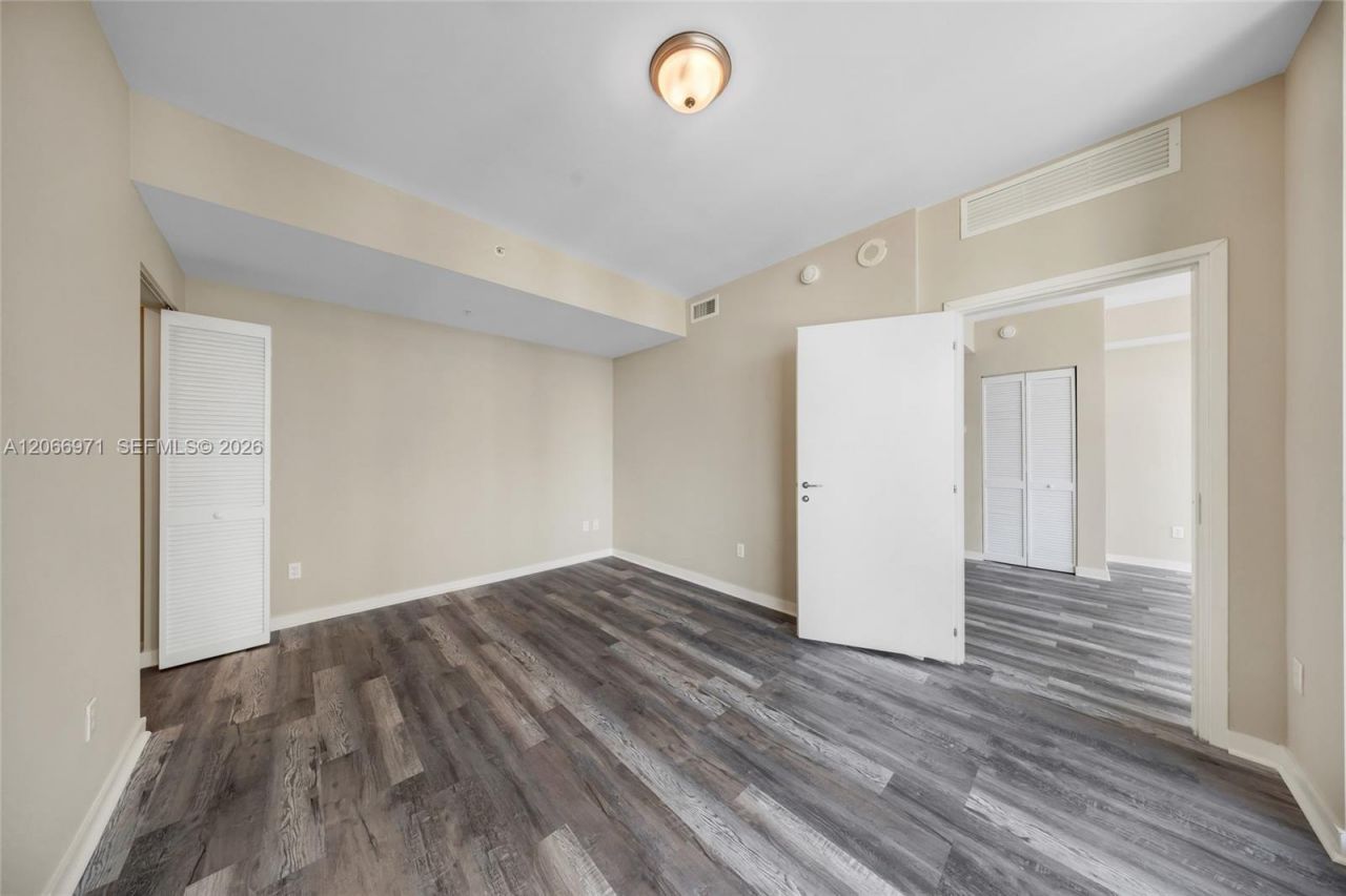 300 S Biscayne Blvd , Unit T-2911, Miami, FL 33131 Photo