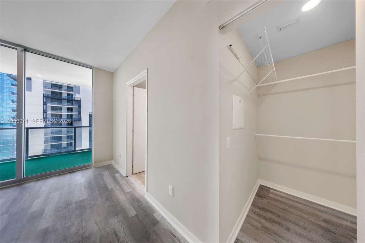 300 S Biscayne Blvd , Unit T-2911, Miami, FL 33131 Photo