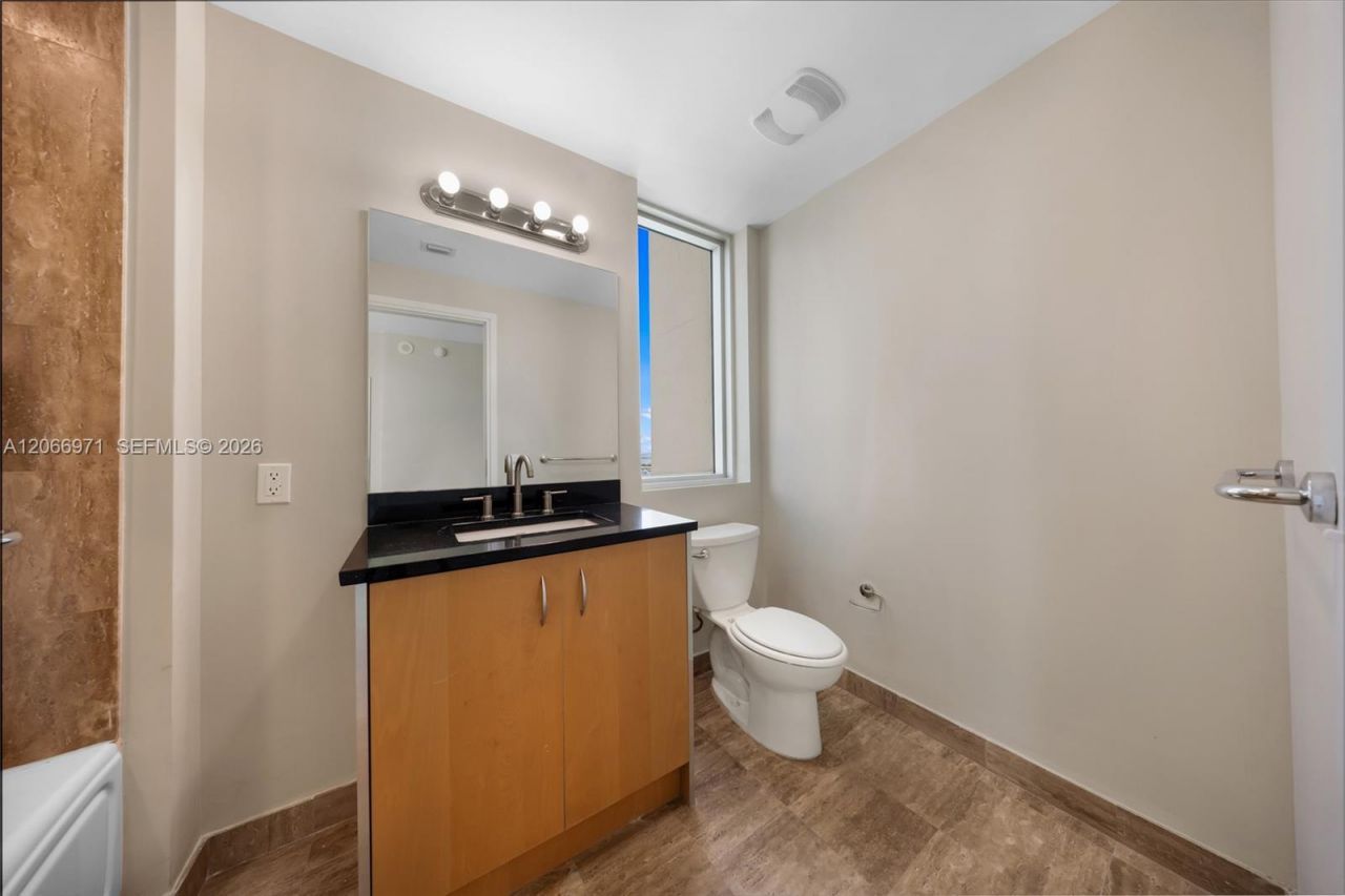 300 S Biscayne Blvd , Unit T-2911, Miami, FL 33131 Photo