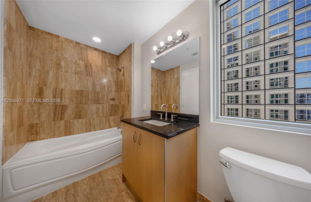 300 S Biscayne Blvd , Unit T-2911, Miami, FL 33131 Photo