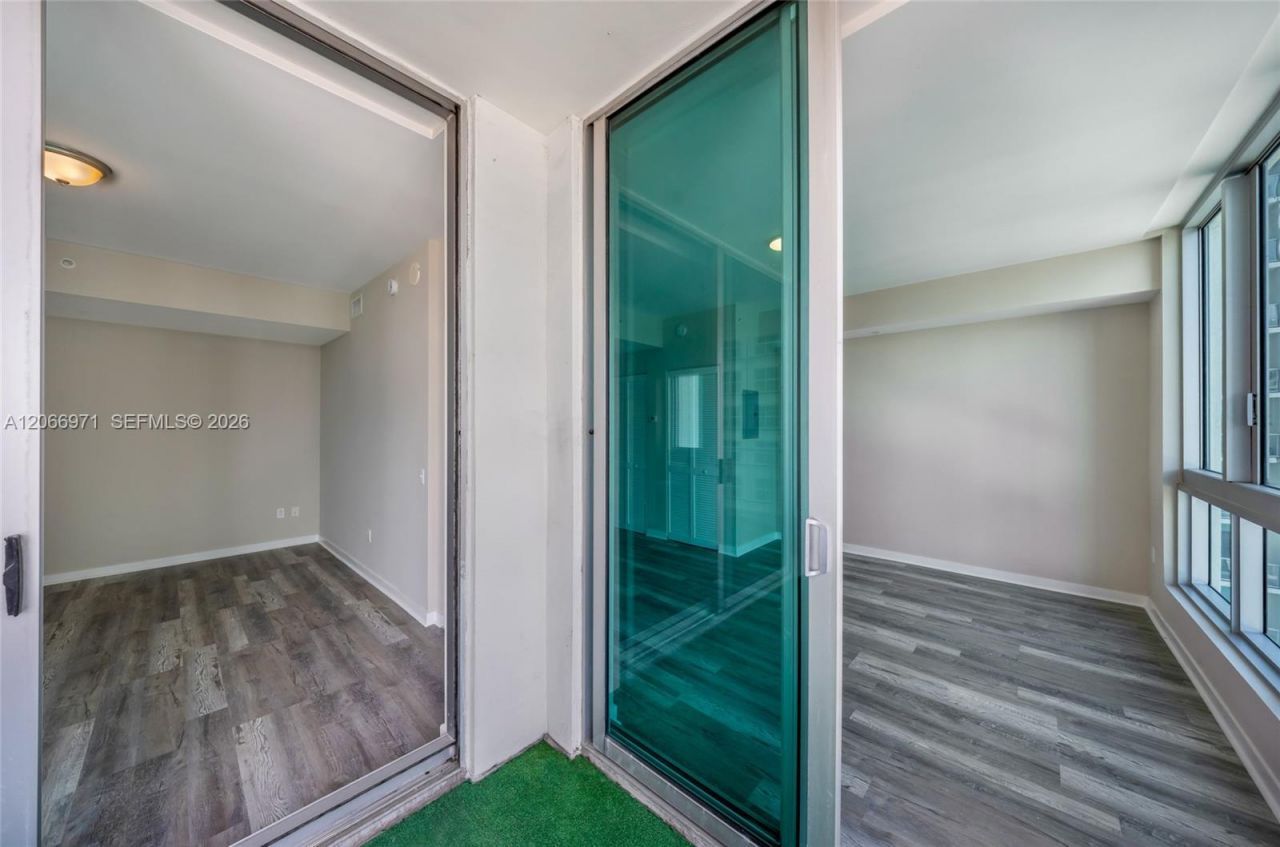 300 S Biscayne Blvd , Unit T-2911, Miami, FL 33131 Photo