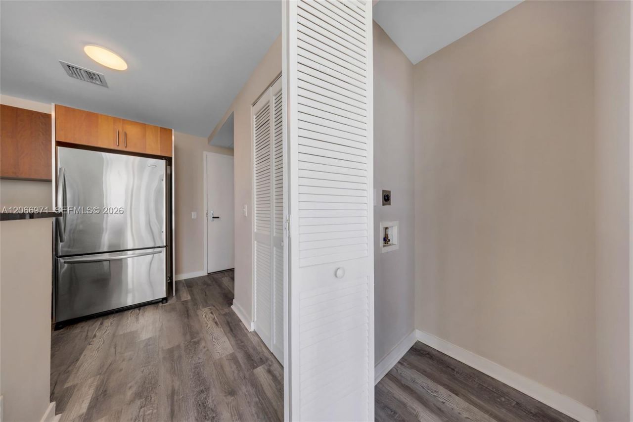 300 S Biscayne Blvd , Unit T-2911, Miami, FL 33131 Photo
