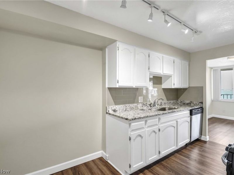12900 Lake Avenue, Unit 1125, Lakewood, OH 44107 Photo 19