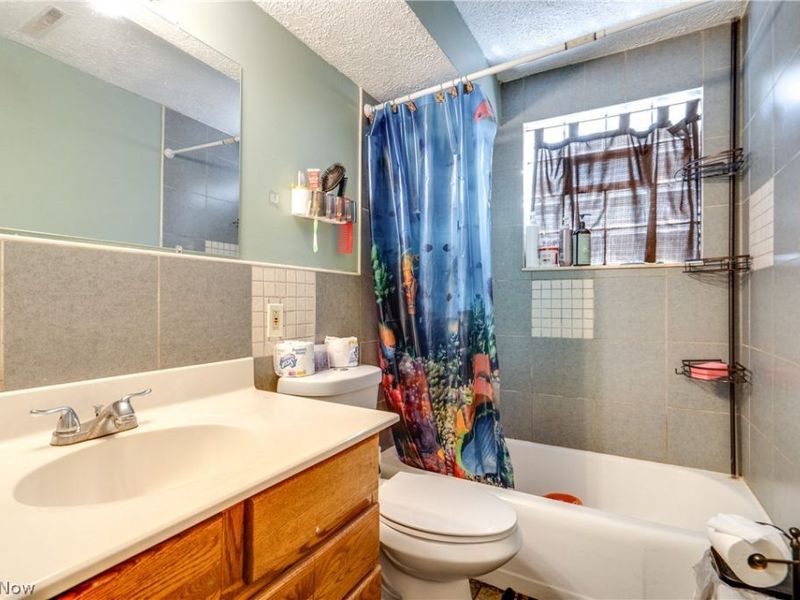 1637 Vicgross Avenue , Akron, OH 44310 Photo 10