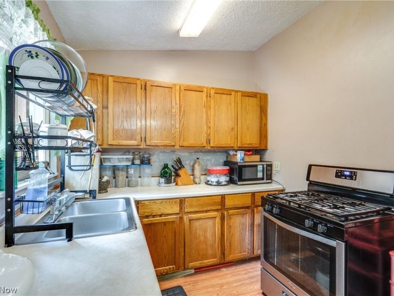 1637 Vicgross Avenue , Akron, OH 44310 Photo 12