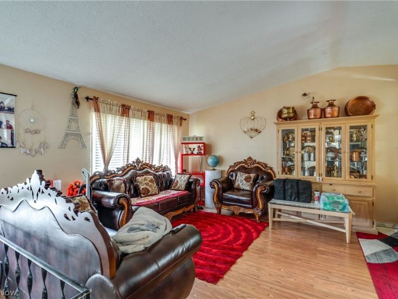 1637 Vicgross Avenue , Akron, OH 44310 Photo 3