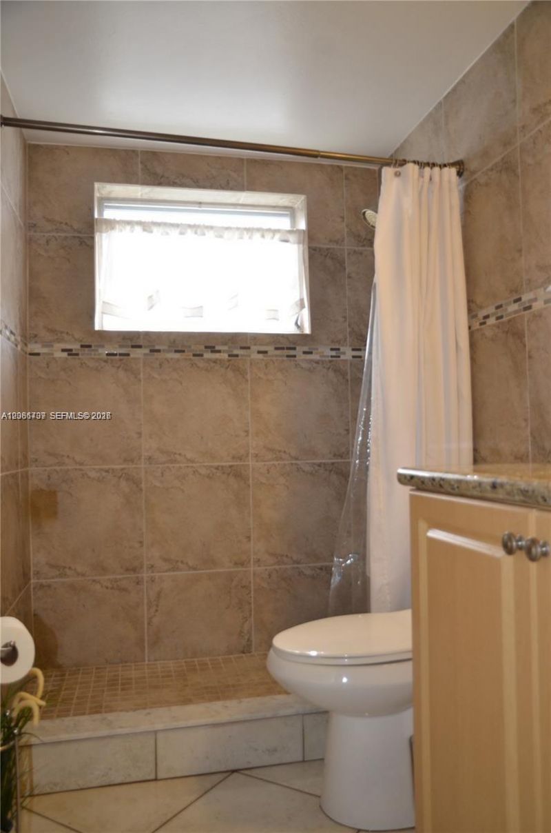 17050 NE 14th Ave , Unit 115, Miami, FL 33162 Photo