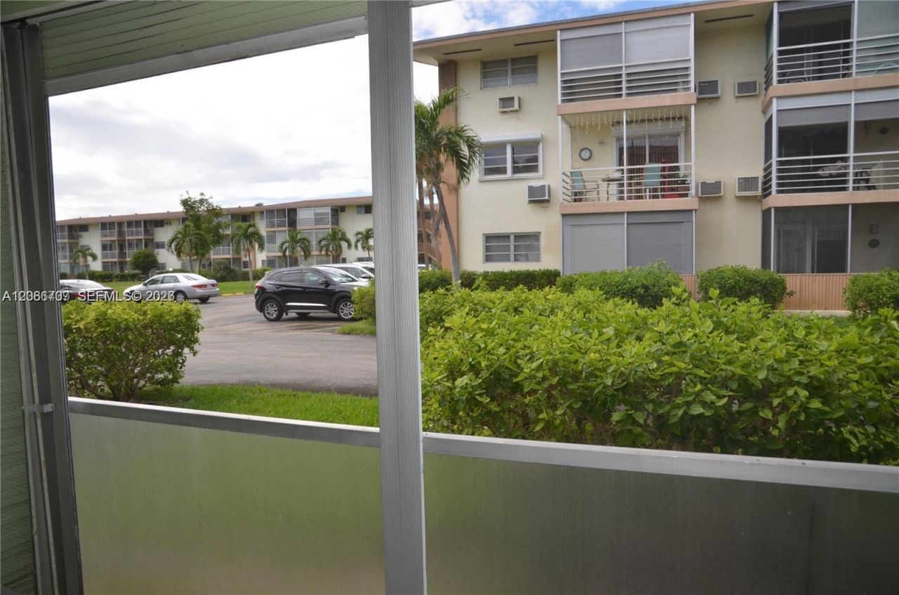 17050 NE 14th Ave , Unit 115, Miami, FL 33162 Photo