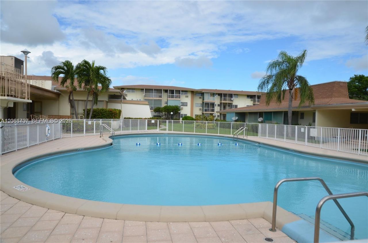 17050 NE 14th Ave , Unit 115, Miami, FL 33162 Photo