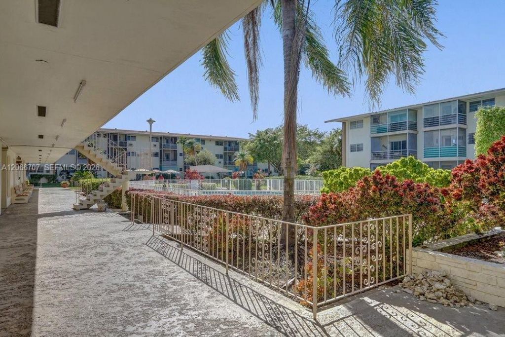 17050 NE 14th Ave , Unit 115, Miami, FL 33162 Photo