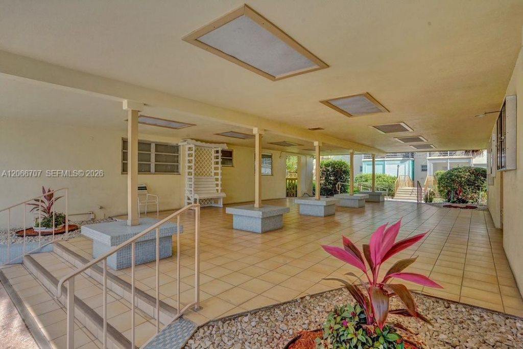 17050 NE 14th Ave , Unit 115, Miami, FL 33162 Photo