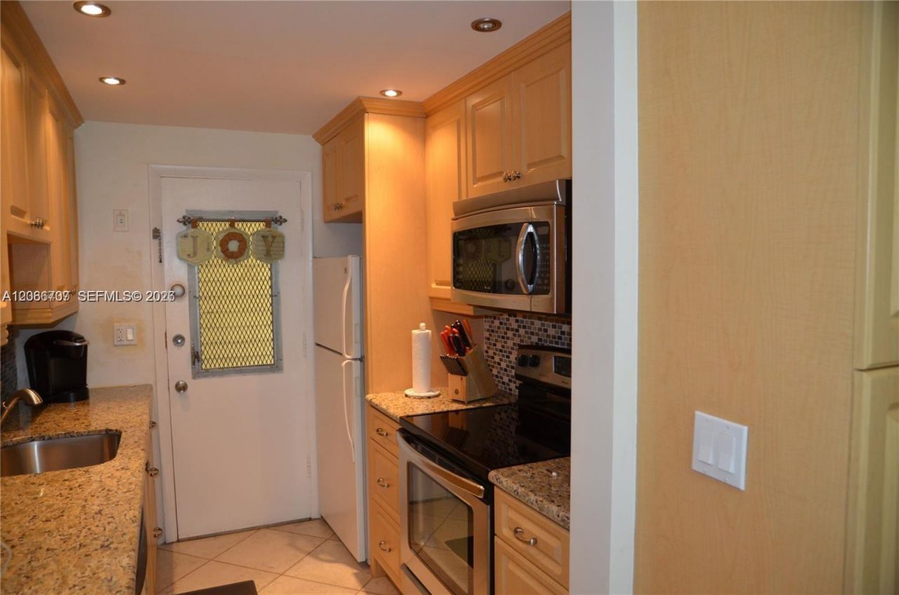 17050 NE 14th Ave , Unit 115, Miami, FL 33162 Photo